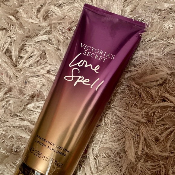 Victoria’s Secret Love Spell lotion. - Picture 4 of 5